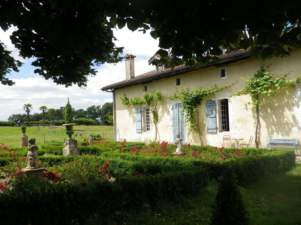 Chambres Et Table D'Hotes Manoir Capcazal De Pachiou Mimbaste Bagian luar foto